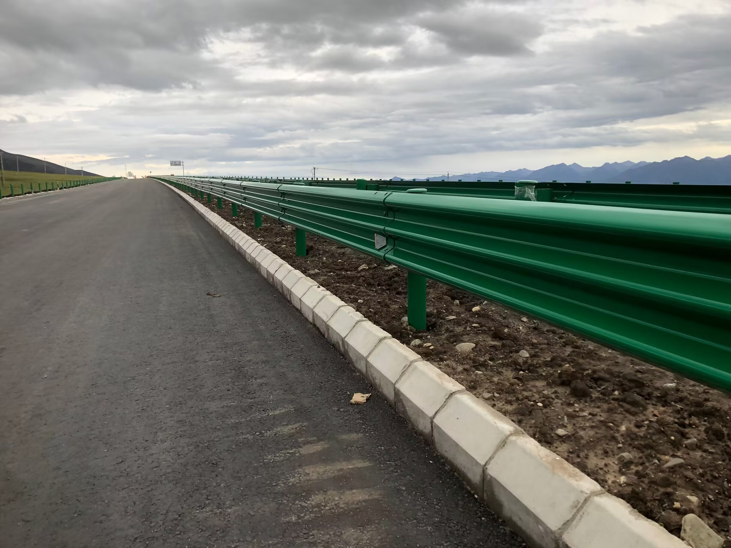 萨迦县乡村公路波形护栏三波波形护栏 - 推荐